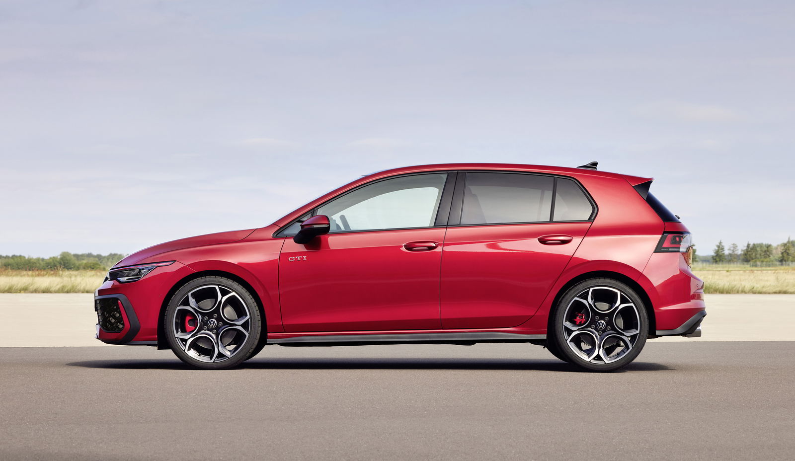 Volkswagen Golf GTI 8.5 - side